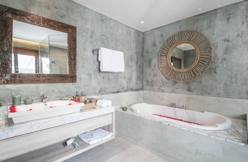 Buahan Bed & Breakfast | Daun Lebar Villas