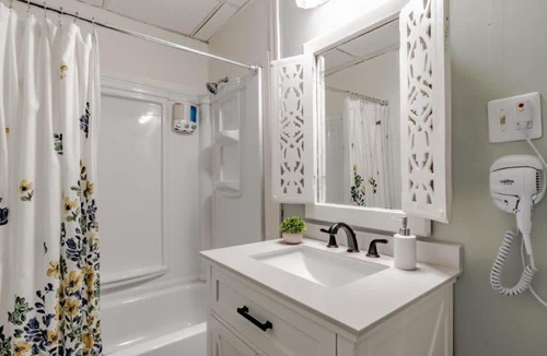 Mobile Apartment | Dauphin District Darling #1-Downtown, Restaurants