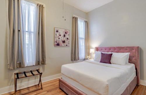Mobile Apartment | Dauphin District Darling-4 Apartments-FullBuilding
