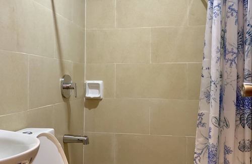 Poblacion District Hotel | Davao Persimmon Suites