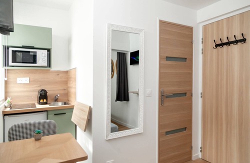 Amerique Apartment | David D Angers 27 - One Bedroom Apartment, Sleeps 3