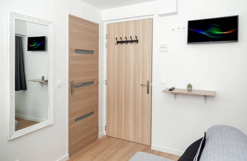 Amerique Apartment | David D Angers 27 - One Bedroom Apartment, Sleeps 3