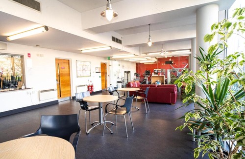 Limehouse Hostel | Davies Court (Canary Wharf)