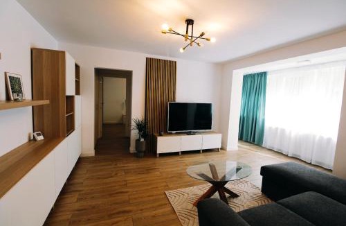 Tirgu Mures Apartment | DaVinci Apartment with Self Check-In