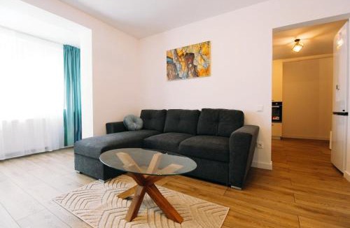 Tirgu Mures Apartment | DaVinci Apartment with Self Check-In