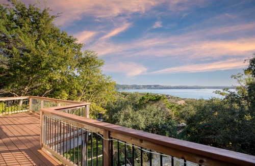 Comanche Trail House | Dawson by AvantStay Serene Austin Home set Amongst nature w/ Pool, Hot Tub & Close to Lake Travis