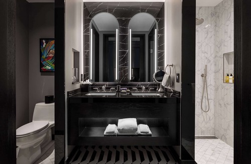 Birmingham Hotel | Daxton Hotel Birmingham, Curio Collection by Hilton