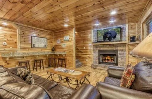 Hemlock Hills House | Day Dreamer Cabin w Views by Beyond Expectations
