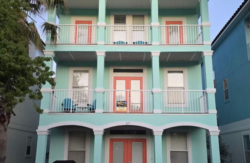 Villages of Crystal Beach Apartment | Day Dreamer- Pet friendly