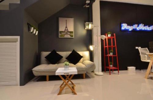 Ang Sila House | Day II Hotel