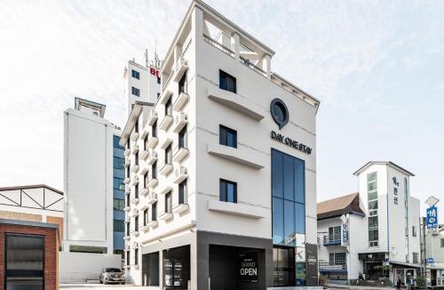 Kunip Hotel | Day One Stay