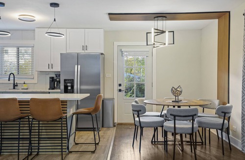 Glendale Heights House | Daydream: Spacious 5BR-2BA- Newly Remodeled!