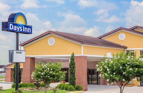 Lake Village Hotel | Days Inn by Wyndham Lake Village
