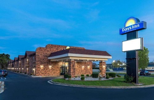 Anderson Hotel | Days Inn by Wyndham Anderson IN