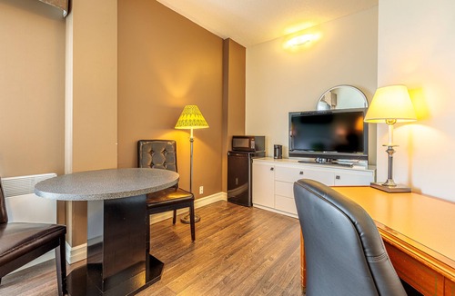 Berthierville Hotel | Days Inn by Wyndham Berthierville
