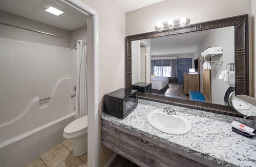 Branson Hotel | Days Inn by Wyndham Branson Ozarks