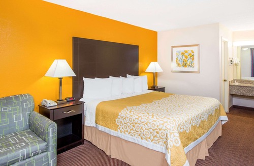 Calvert City Hotel | Days Inn by Wyndham Calvert City/Paducah East