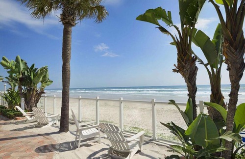 Van Valzah Hotel | Days Inn by Wyndham Daytona Oceanfront