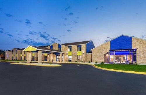 Eagle River Hotel | Days Inn by Wyndham Eagle River