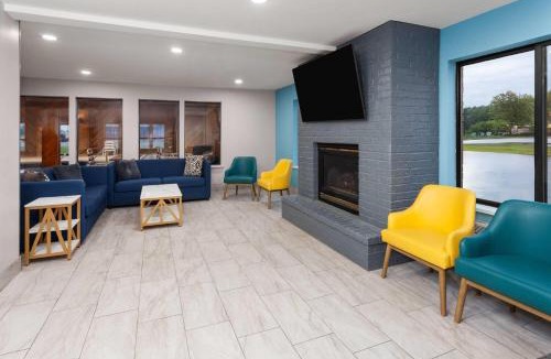 Eagle River Hotel | Days Inn by Wyndham Eagle River