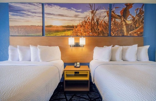 Evansdale Hotel | Days Inn by Wyndham Evansdale Waterloo