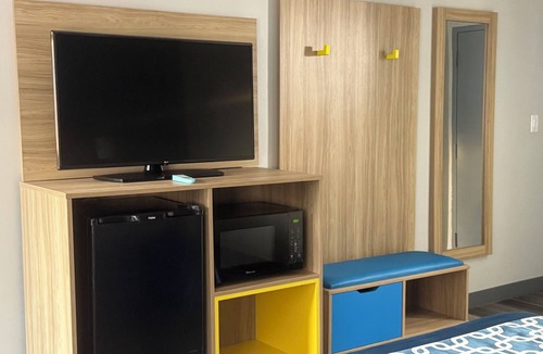 Gainesville Hotel | Days Inn by Wyndham Gainesville Hospital/University Area