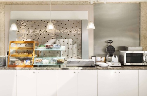 Downtown Hotel | Days Inn by Wyndham Lethbridge