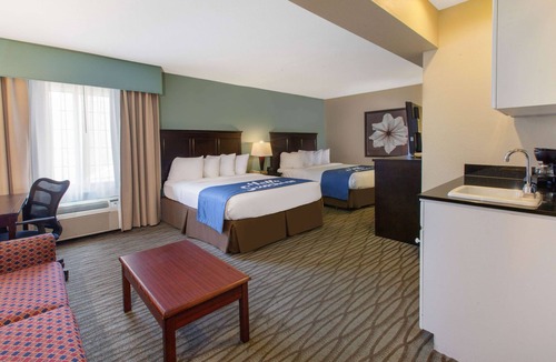 Petoskey Hotel | Days Inn by Wyndham Petoskey