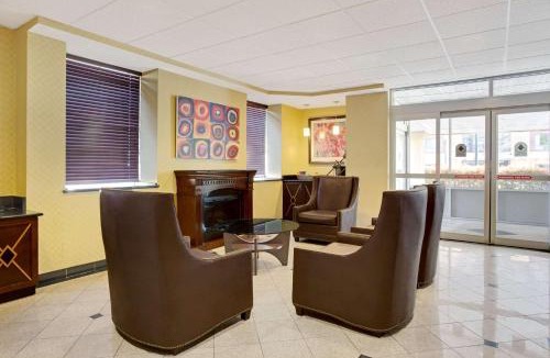 Downtown Hotel | Days Inn by Wyndham Silver Spring
