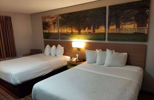 Huntsville Hotel | Days Inn & Suites by Wyndham Huntsville
