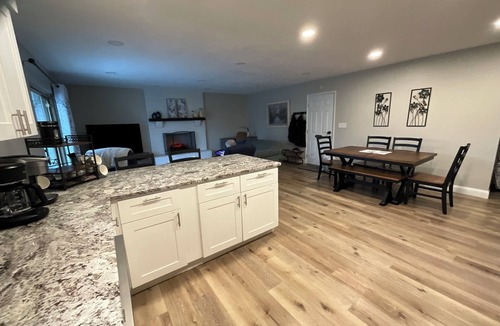 Kettering House | Dayton Kettering 3 bedroom 2 bath ranch garage fireplace outdoor firepit