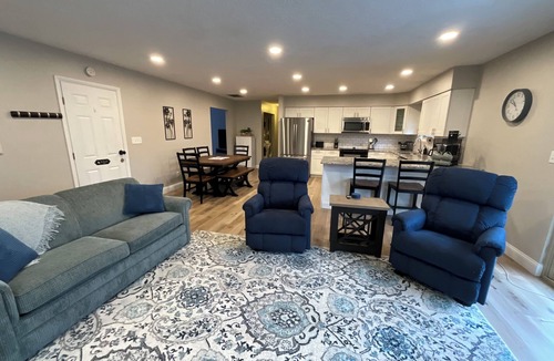 Kettering House | Dayton Kettering 3 bedroom 2 bath ranch garage fireplace outdoor firepit