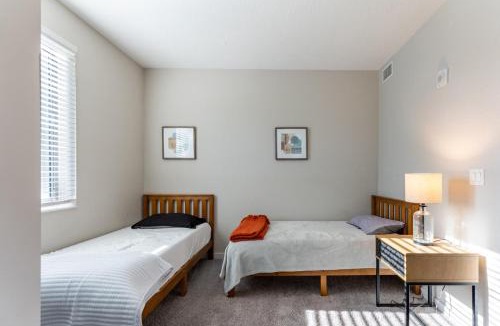 Daytona Beach Apartment | Daytona 2BR | Pool + Free Parking, Pets