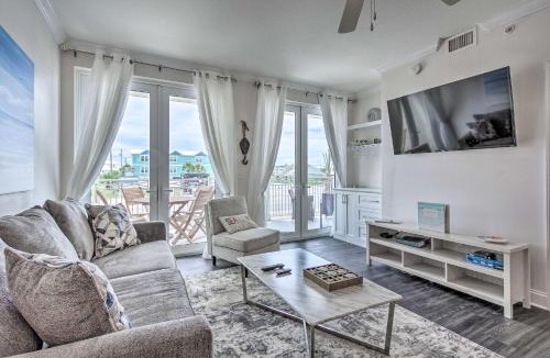 Mexico Beach House | Dazzling Mexico Beach Condo - Walk to the Beach!