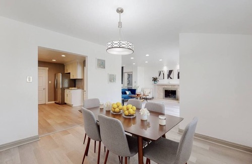 West Los Angeles House | Dazzling Westside Home w/Huge Backyard