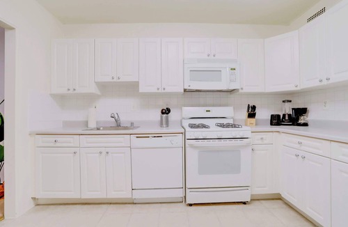 Aurora Highlands Apartment | DC explorer's dream | walk to metro