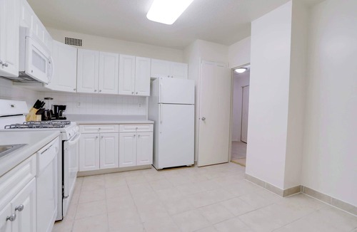 Aurora Highlands Apartment | DC explorer's dream | walk to metro