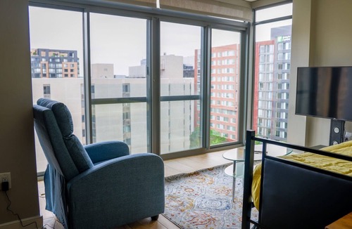 Downtown Apartment | DC Mt Vernon Square with Free Parking with Gym Sky Lounge Deluxe High-Rise Suite