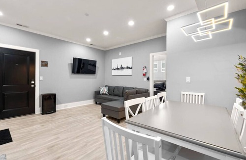 Kingman Park Hotel | DC Penthouse: Rooftop+ Views+ 3BD+ Private Parking