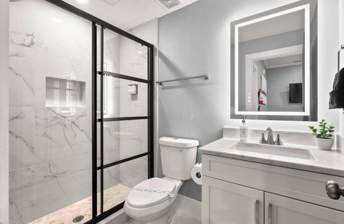 Kingman Park Hotel | DC Penthouse: Rooftop+ Views+ 3BD+ Private Parking