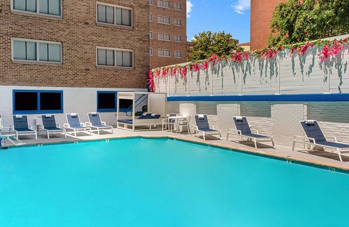 Dupont Circle Hotel | DC Work-Ready Stay with Gym and Wi-Fi Near Embassy Row | 3 Units
