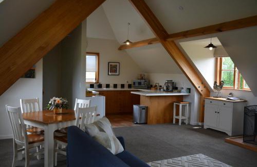 Renwick House | DDOG Vineyard & BnB