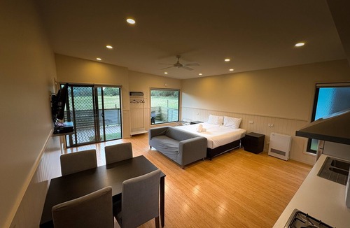 Cape Otway Cabin | DE 1 - Deluxe Open Plan Cabin