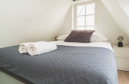 Jordaan Bed & Breakfast | De achterkamer - Tiny and cosy attic