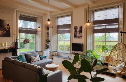 Ruinerwold Apartment | De Bloesemstee - Rustic Manor Farmhouse The Netherlands