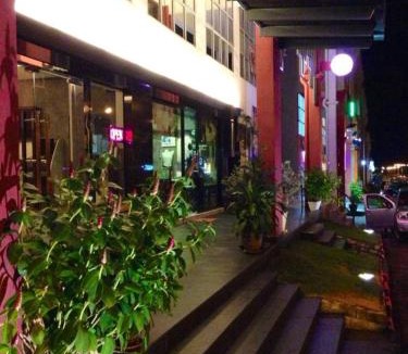 Kampung Sengat Hotel | De Botani Hotel