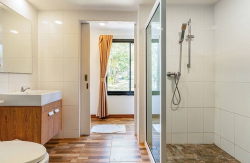 Wang Nam Khiao Hotel | De Bua Valley