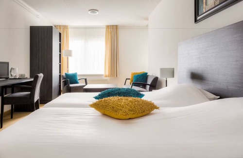 De Bult Hotel | De Bult Getaway: 2 Units w/Sauna | Near National Parks & Trails