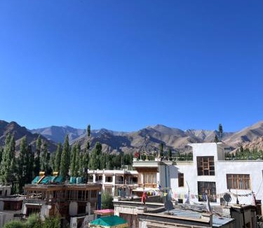 Leh Hotel | De katong