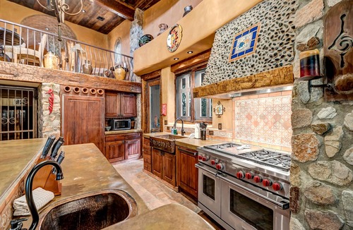Cave Creek House | de las Cruces - Cave Creek Mountain Retreat with Pool sleeps 10